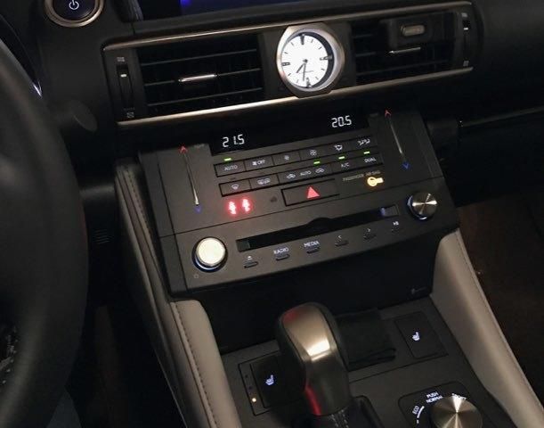 Lexus RC • 2017 • 74,000 km 10