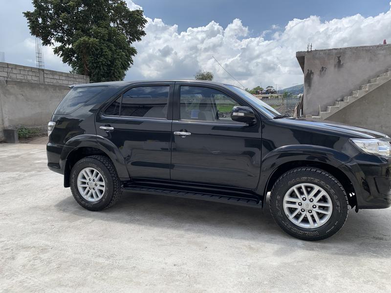 Toyota Fortuner • 2013 • 130,000 km 3