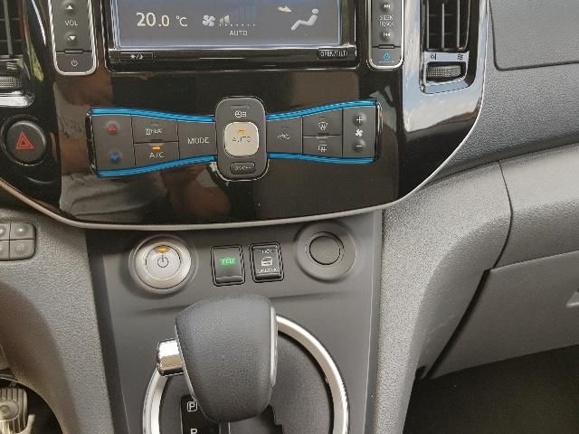 Nissan e-NV200 • 2015 • 106,200 km 2