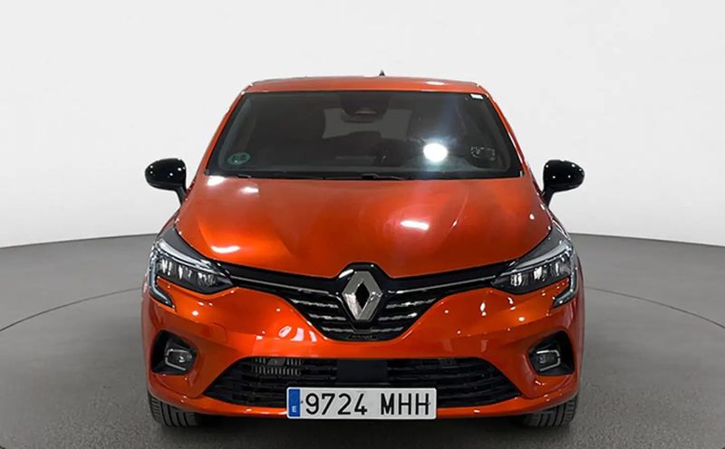Renault Clio • 2023 • 6,109 km 6