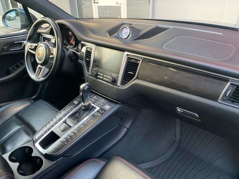 Porsche Macan • 2016 • 117,000 km 9