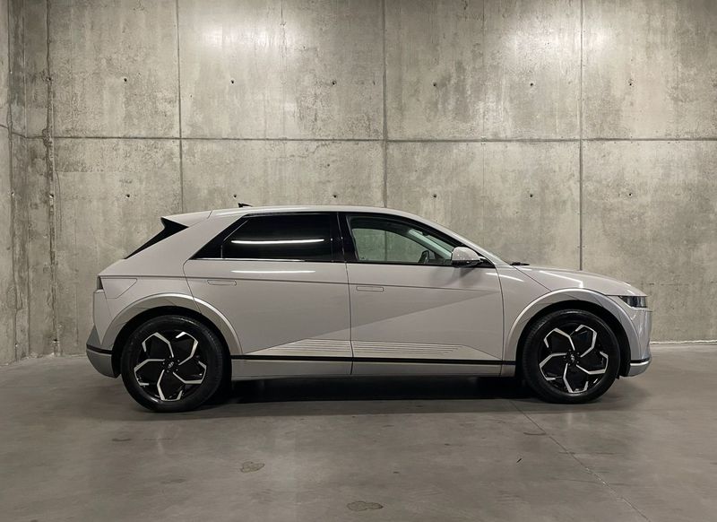 Hyundai Ioniq Electric • 2022 • 38,500 km 2