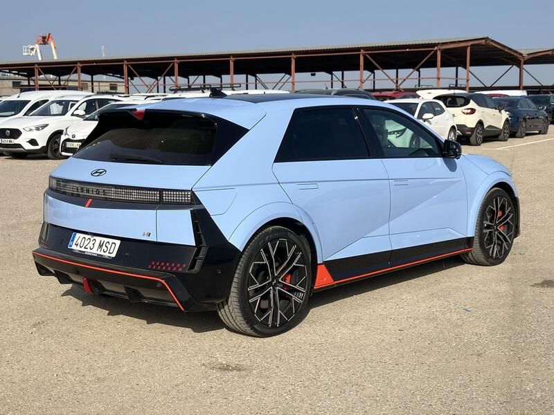 Hyundai Ioniq Electric • 2024 • 20,256 km 5