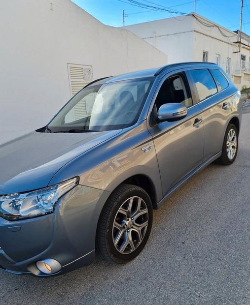 Mitsubishi Outlander • 2013 • 169,999 km 2