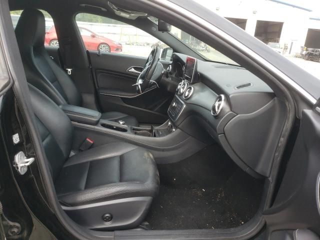 Mercedes-Benz CLA • 2015 • 9 km 5