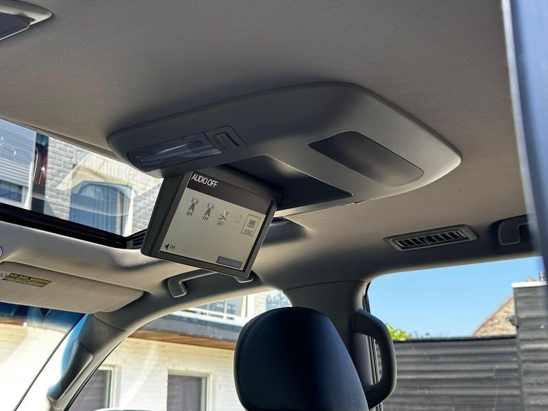 Lexus LX • 2010 • 243,000 km 7