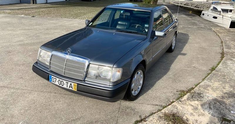Mercedes-Benz E • 1990 • 170,000 km 4