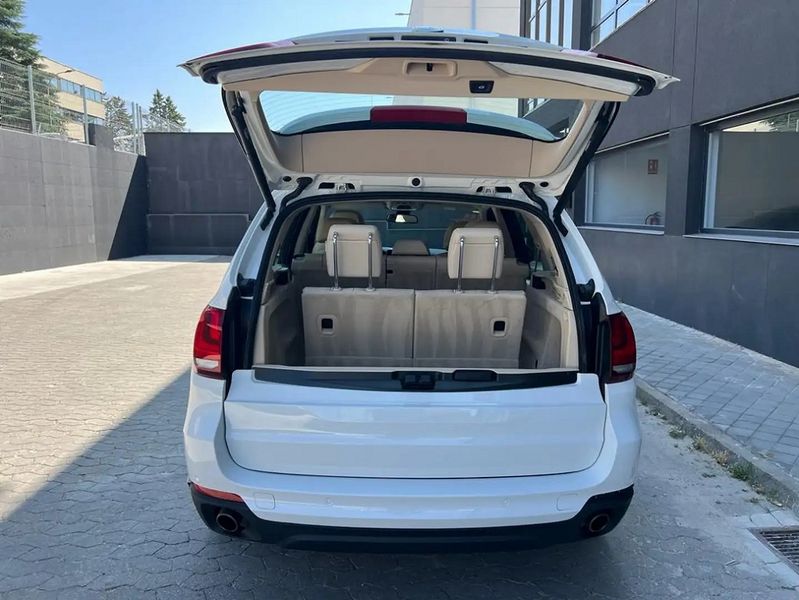 BMW X5 • 2017 • 195,000 km 6