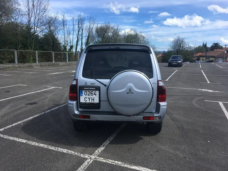 Mitsubishi Montero • 2006 • 82,000 km 3