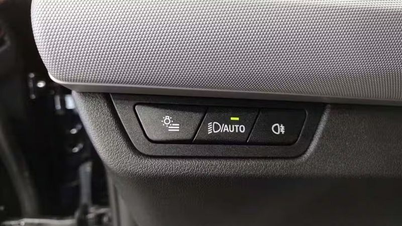 BMW X1 • 2024 • 8,689 km 4