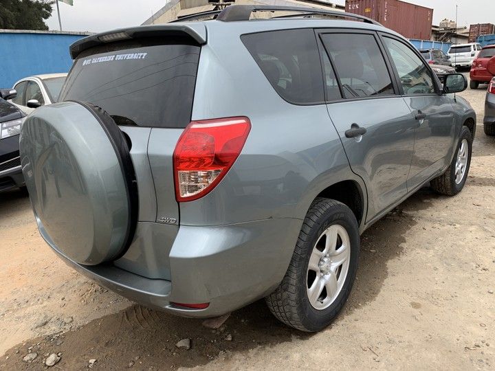 Toyota RAV4 • 2011 • 34 km 2