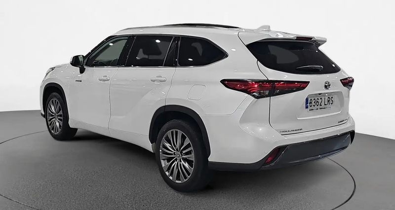 Toyota Highlander • 2021 • 64,406 km 4