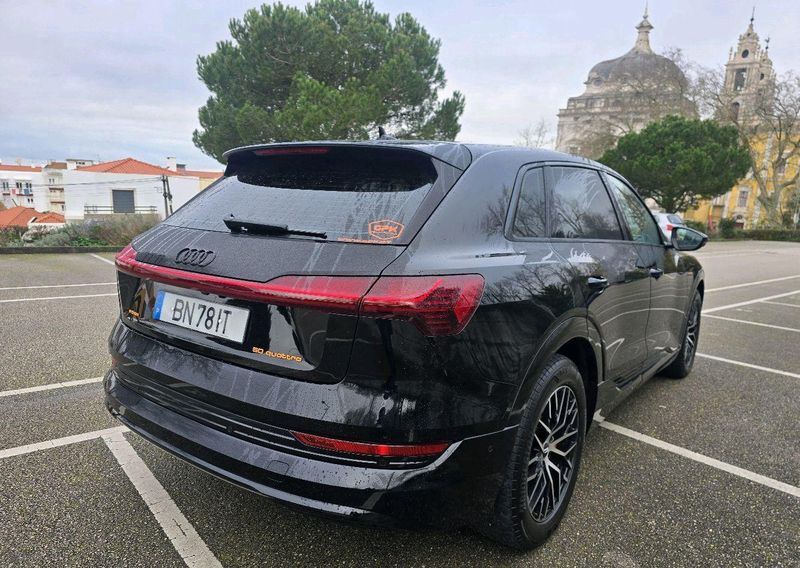 Audi e-tron • 2022 • 30,000 km 2