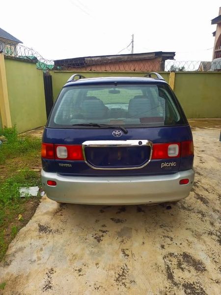 Toyota Picnic • 1999 • 125,000 km 8