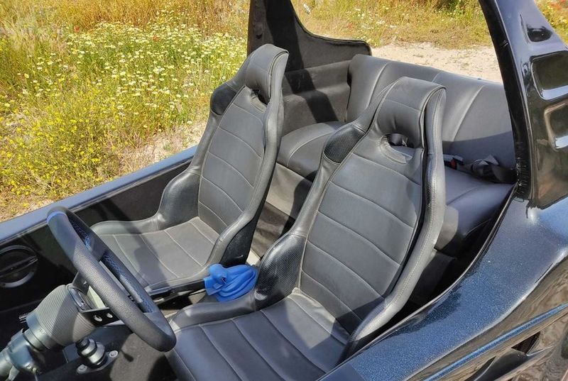 Volkswagen Beetle Convertible • 2002 • 27,600 km 6