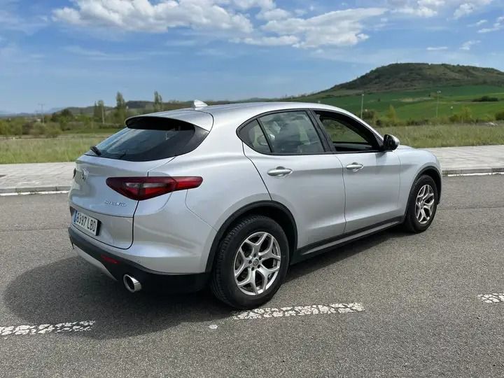 Alfa Romeo Stelvio • 2019 • 25,000 km 5