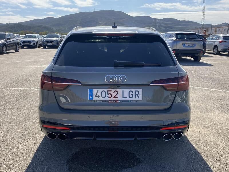 Audi A4 • 2020 • 105,628 km 4