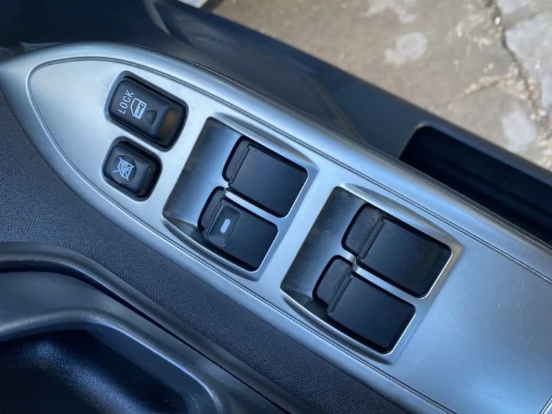 Mitsubishi Montero • 2014 • 180,400 km 10