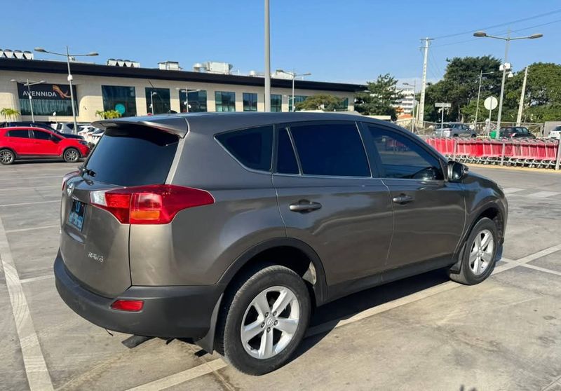 Toyota RAV4 • 2022 • 3,000 km 3