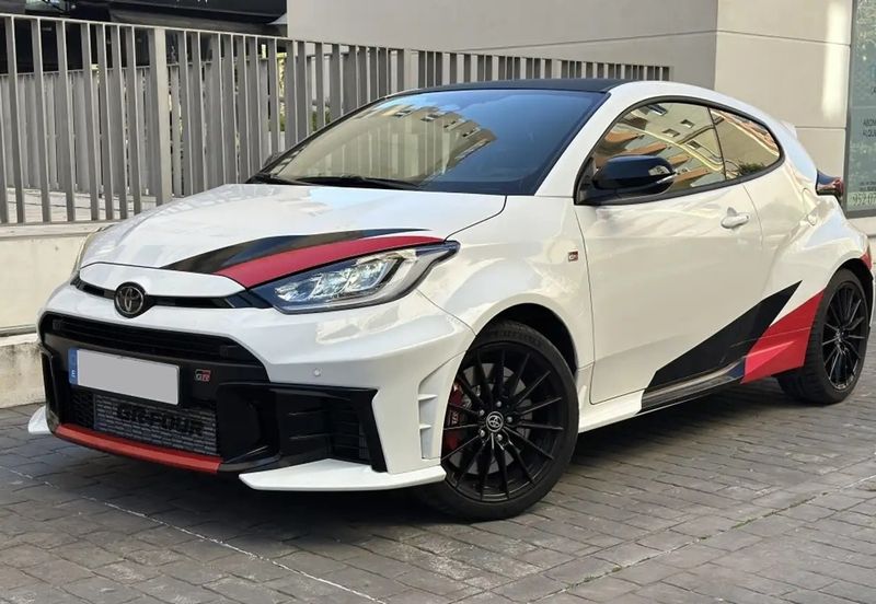Toyota Yaris • 2024 • 19,600 km 1