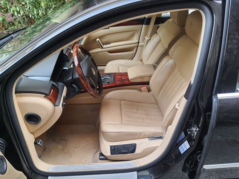 Volkswagen Phaeton • 2005 • 320,000 km 3