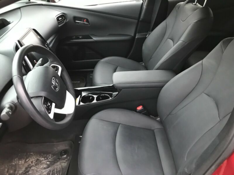 Toyota Prius • 2017 • 112,000 km 10