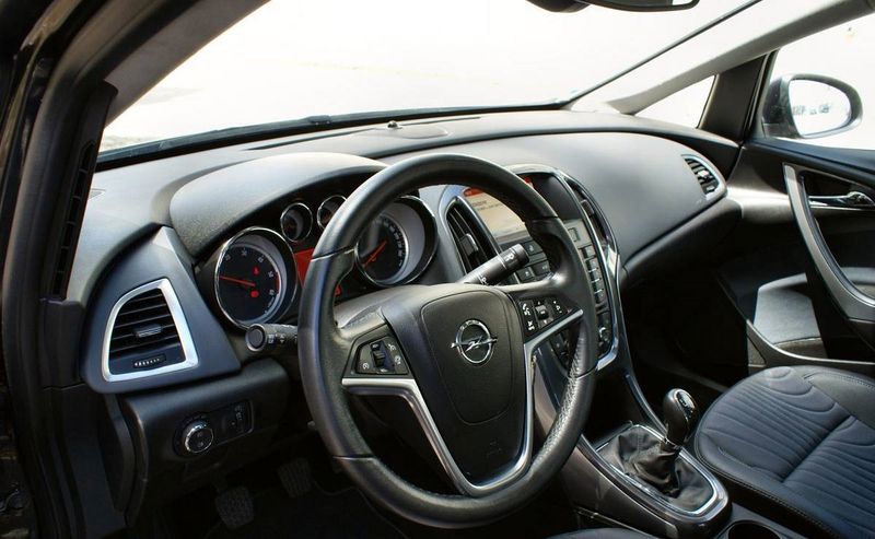 Opel Astra • 2014 • 149,999 km 10