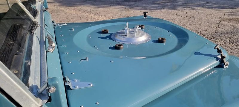 Land Rover LR3 • 1976 • 65,800 km 19