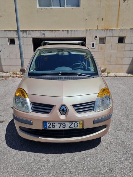 Renault Scénic • 2004 • 180,000 km 3