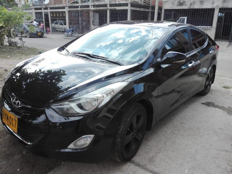 Hyundai Elantra • 2014 • 122 km 7