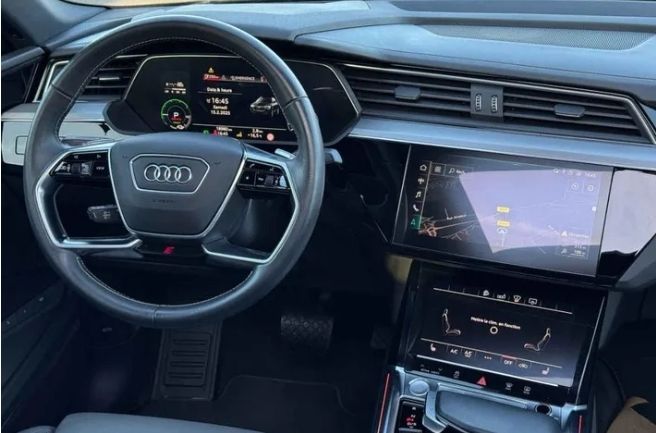 Audi e-tron Sportback • 2020 • 18,890 km 2