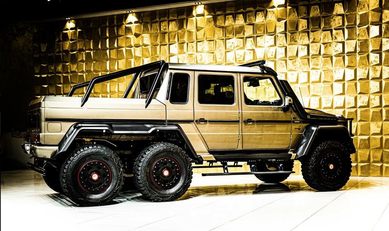 Mercedes-Benz G-Class • 2022 • 200 km 8