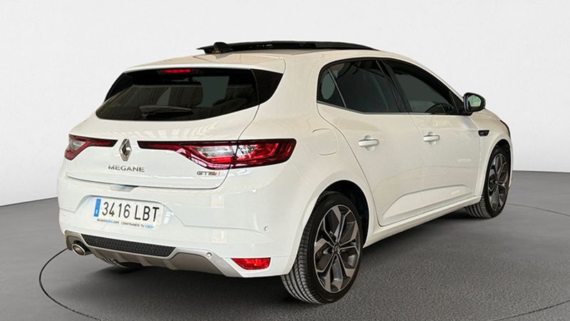 Renault Mégane • 2019 • 14,700 km 4