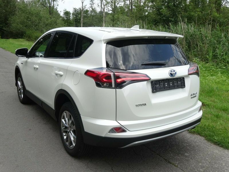 Toyota RAV4 • 2017 • 117,500 km 3