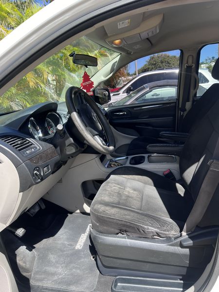 Dodge Caravan • 2016 • 180,000 mi 7