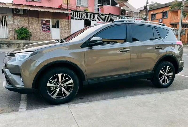 Toyota RAV4 • 2018 • 3,000 km 4