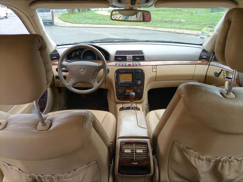 Mercedes-Benz E • 1999 • 240,000 km 3