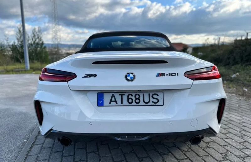 BMW Z4 • 2019 • 98,000 km 2