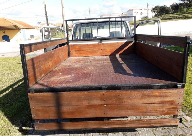 Nissan Pickup • 1993 • 200,000 km 2