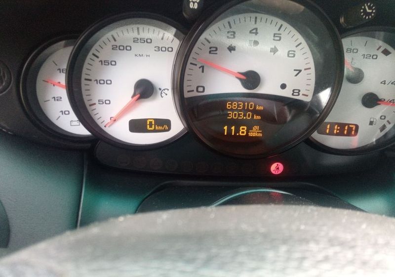 Porsche 911 • 2001 • 68,100 km 8