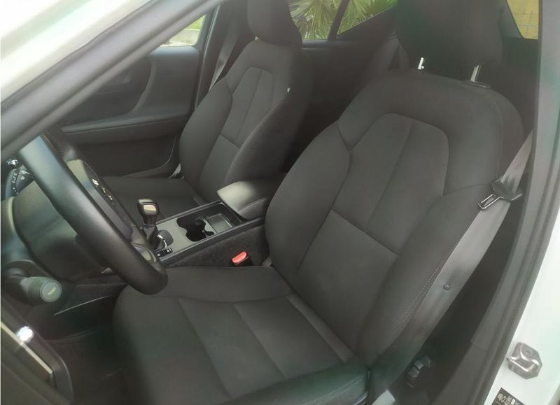 Volvo XC40 • 2019 • 120,000 km 2