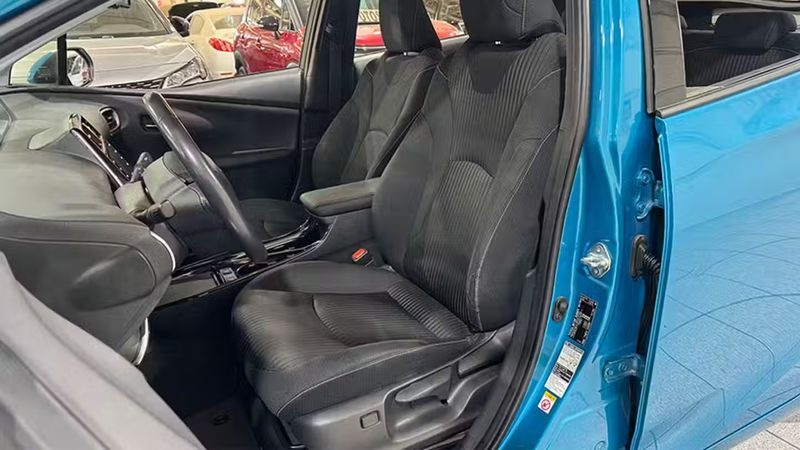 Toyota Prius • 2021 • 72,559 km 7