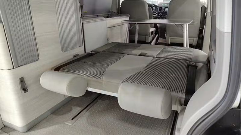 Volkswagen California • 2017 • 144,111 km 9