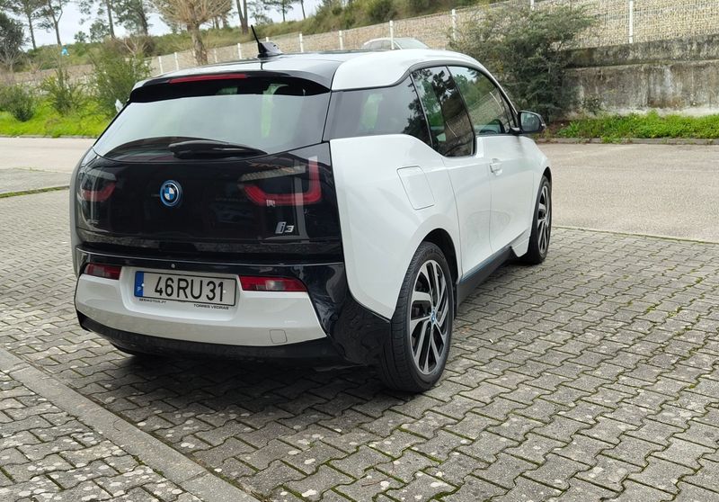 BMW i3 • 2016 • 110,600 km 2