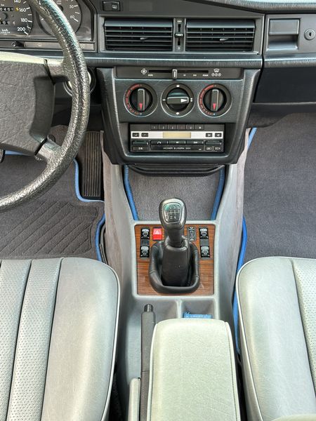 Mercedes-Benz 190 D • 1989 • 141,000 km 11