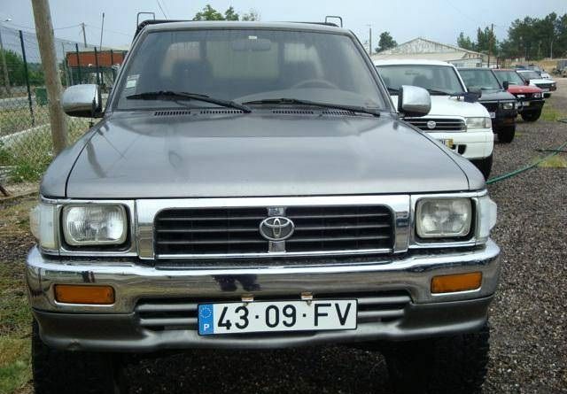 Toyota Hilux • 1995 • 200,000 km 2