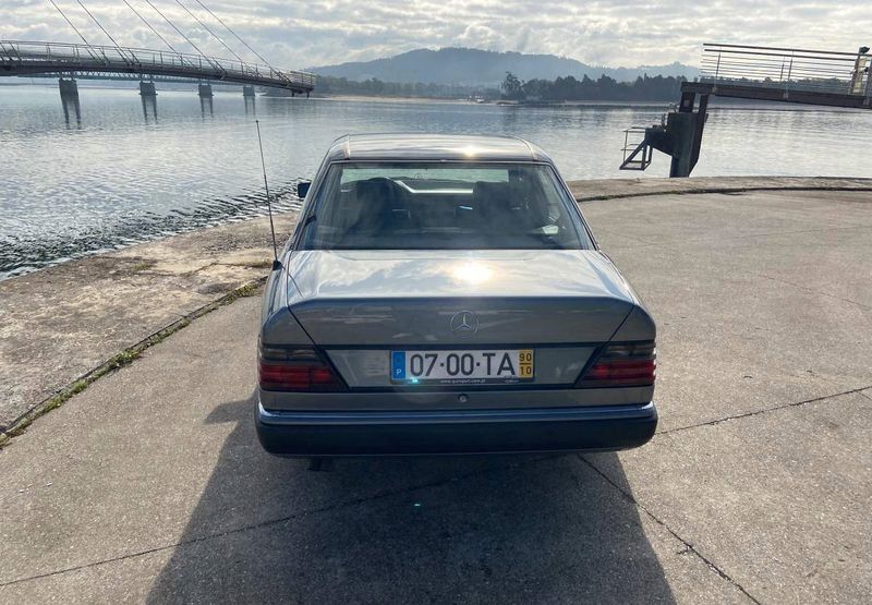 Mercedes-Benz E • 1990 • 170,000 km 5