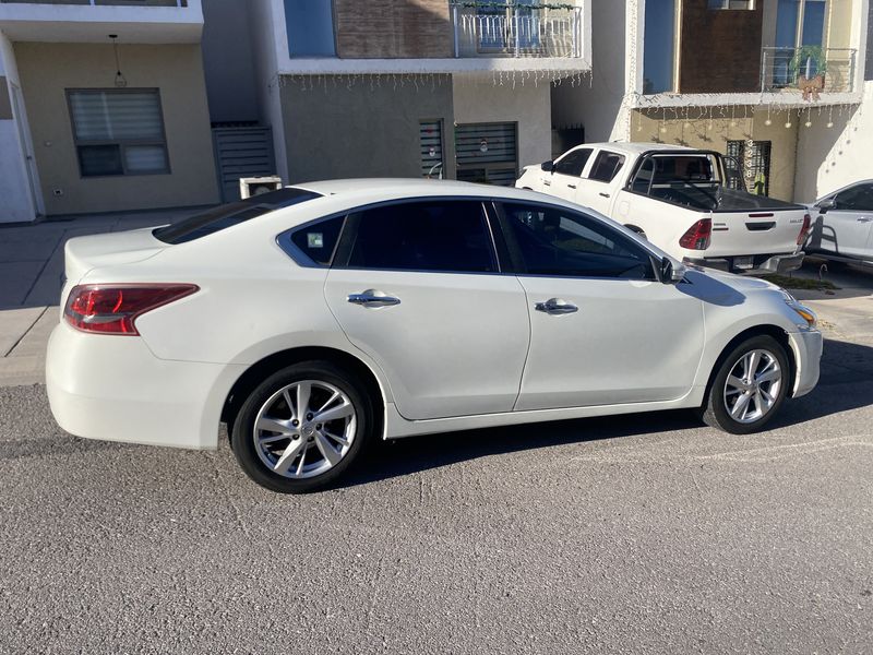 Nissan Altima • 2014 • 140,000 km 9