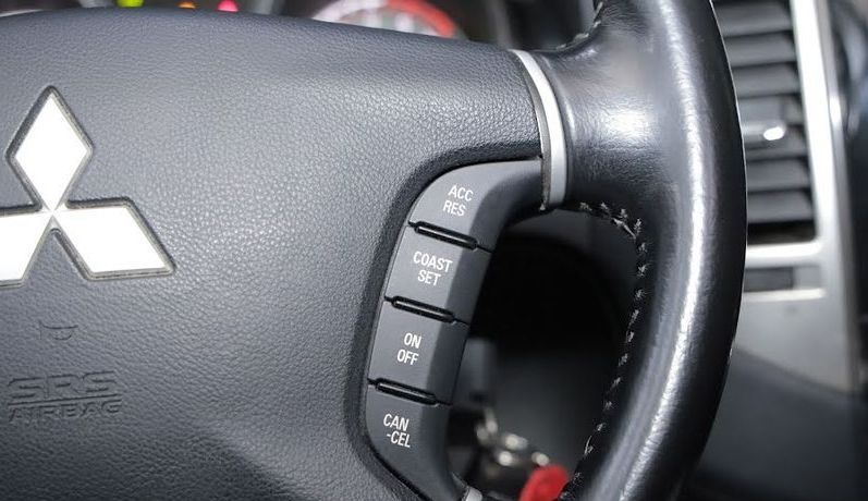 Mitsubishi Pajero • 2018 • 96,000 km 10