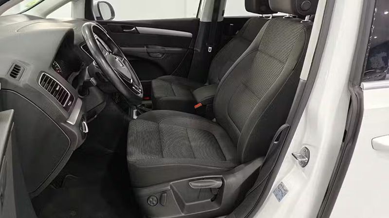 Volkswagen Sharan • 2021 • 121,355 km 6